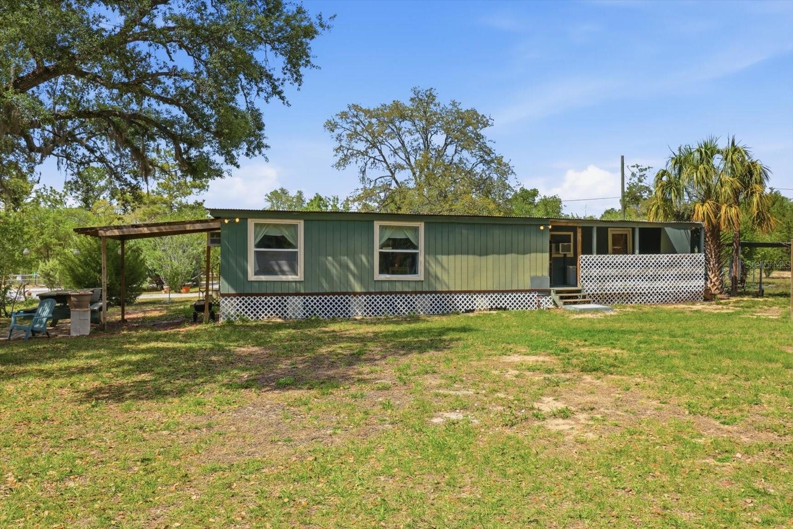 LEISURE RETREATS - Residential