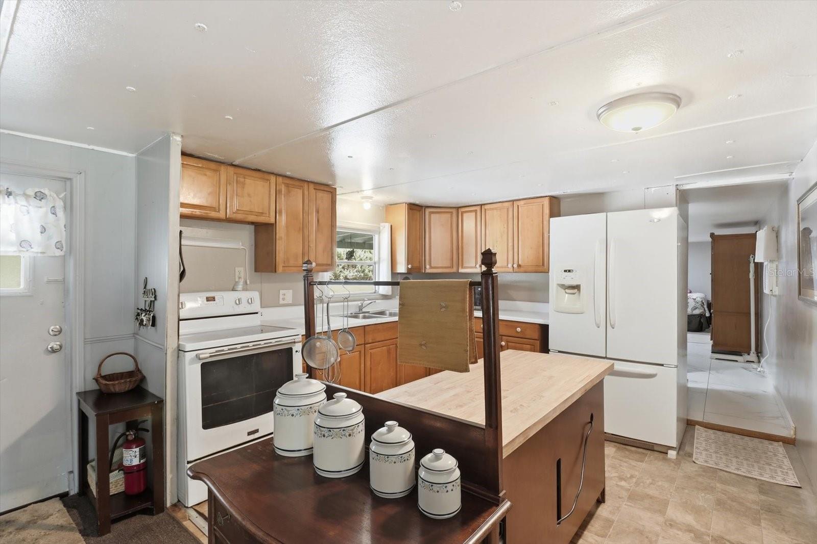 LEISURE RETREATS - Residential