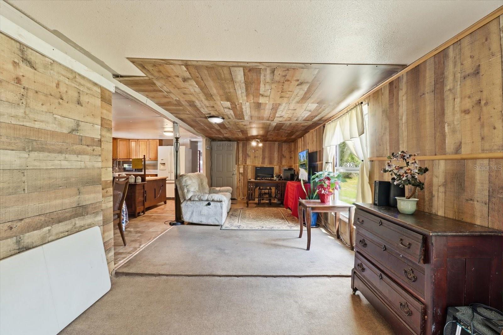 LEISURE RETREATS - Residential