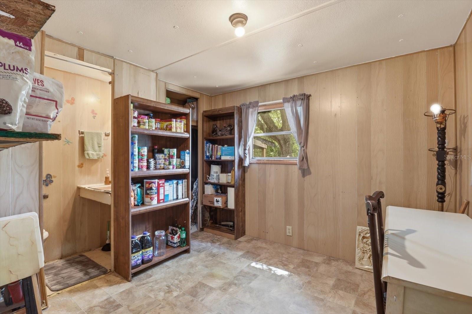 LEISURE RETREATS - Residential