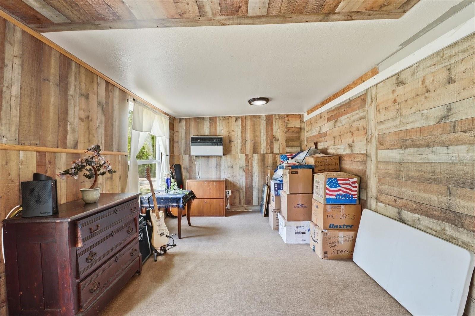 LEISURE RETREATS - Residential