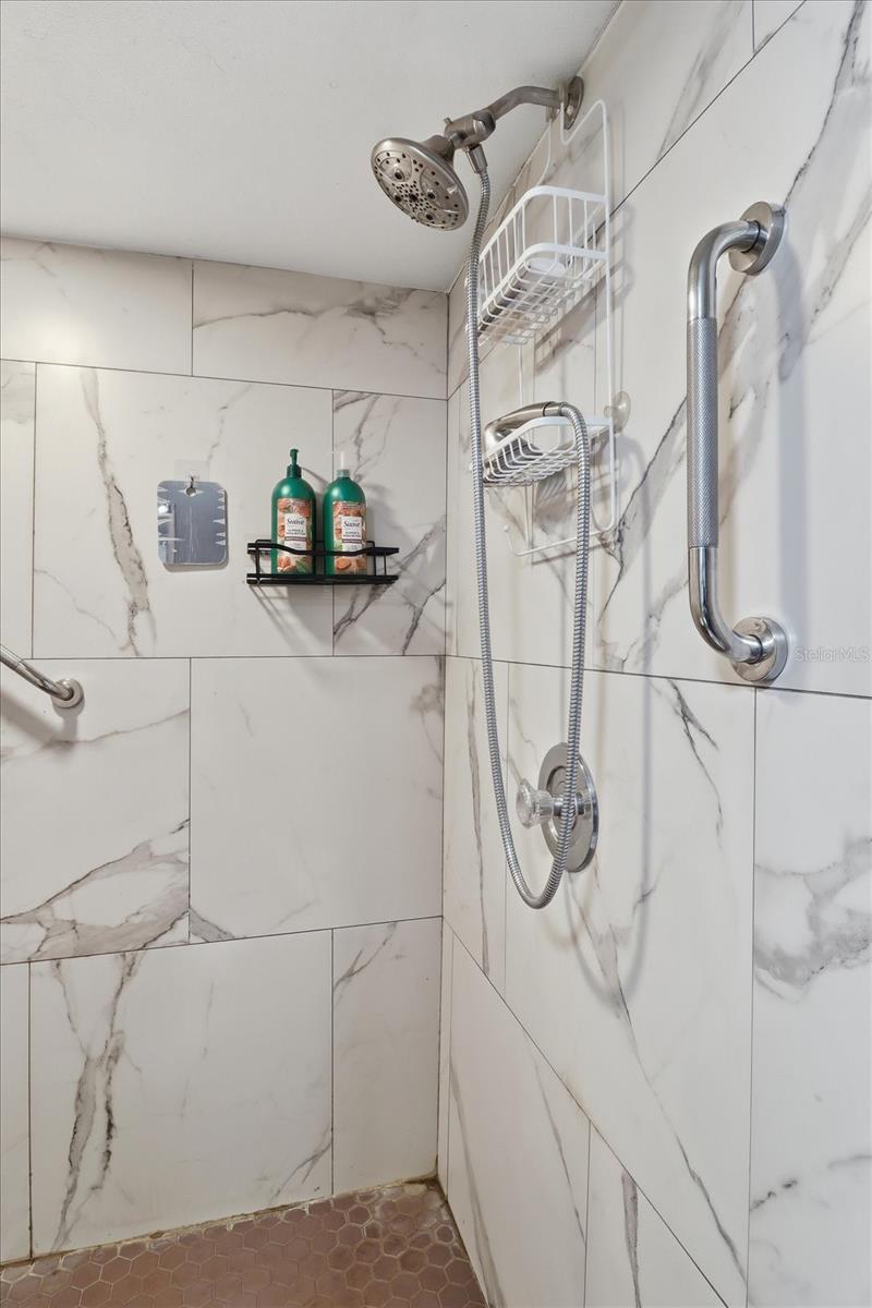 LEISURE RETREATS - Residential