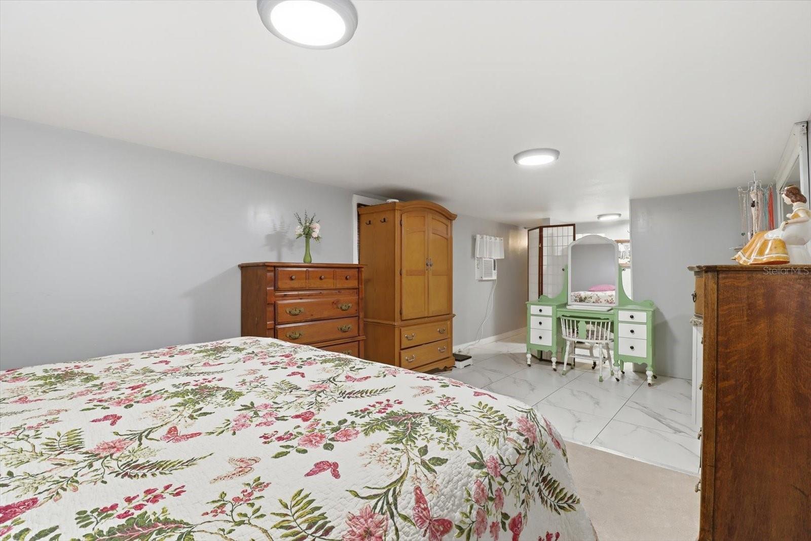 LEISURE RETREATS - Residential