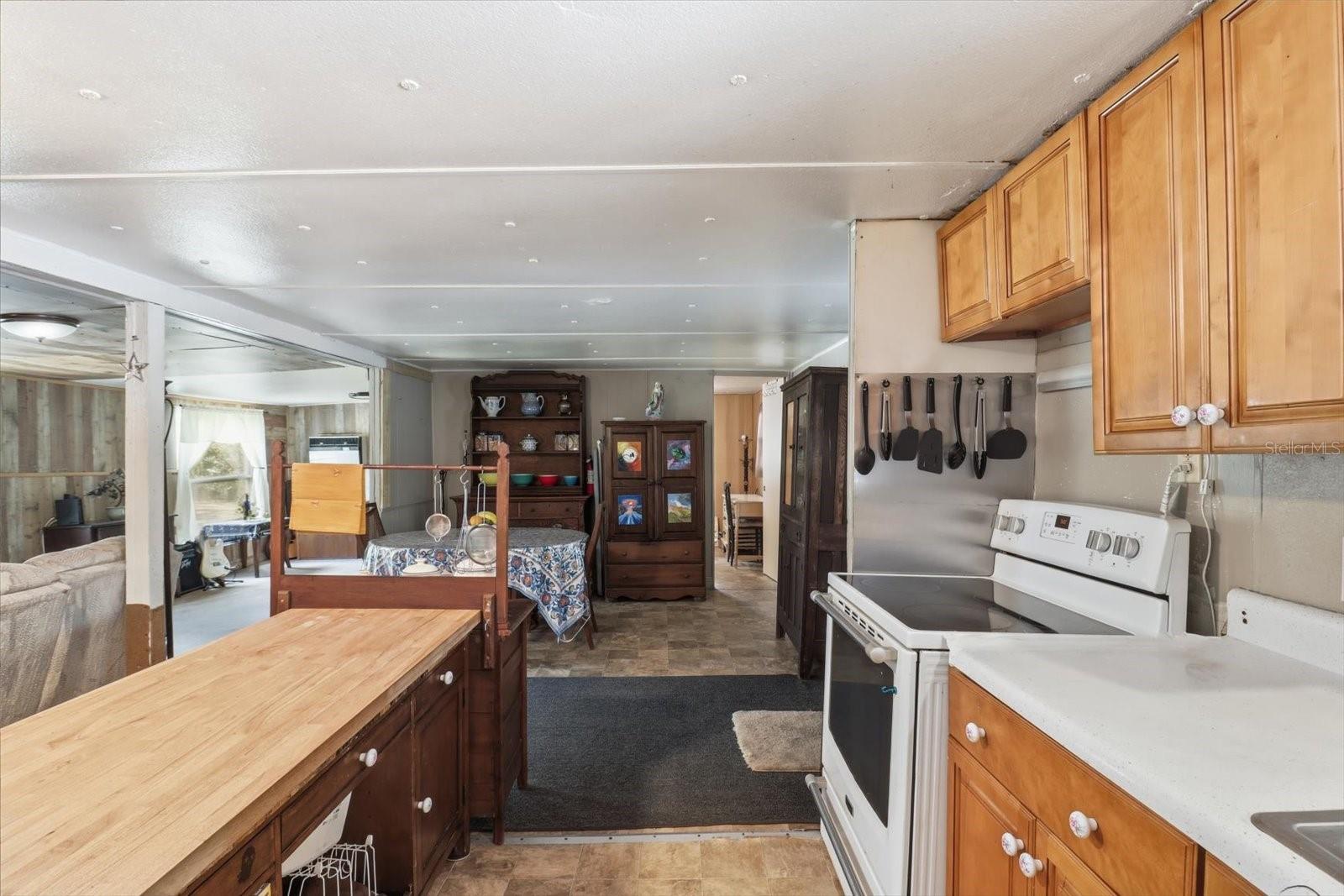 LEISURE RETREATS - Residential