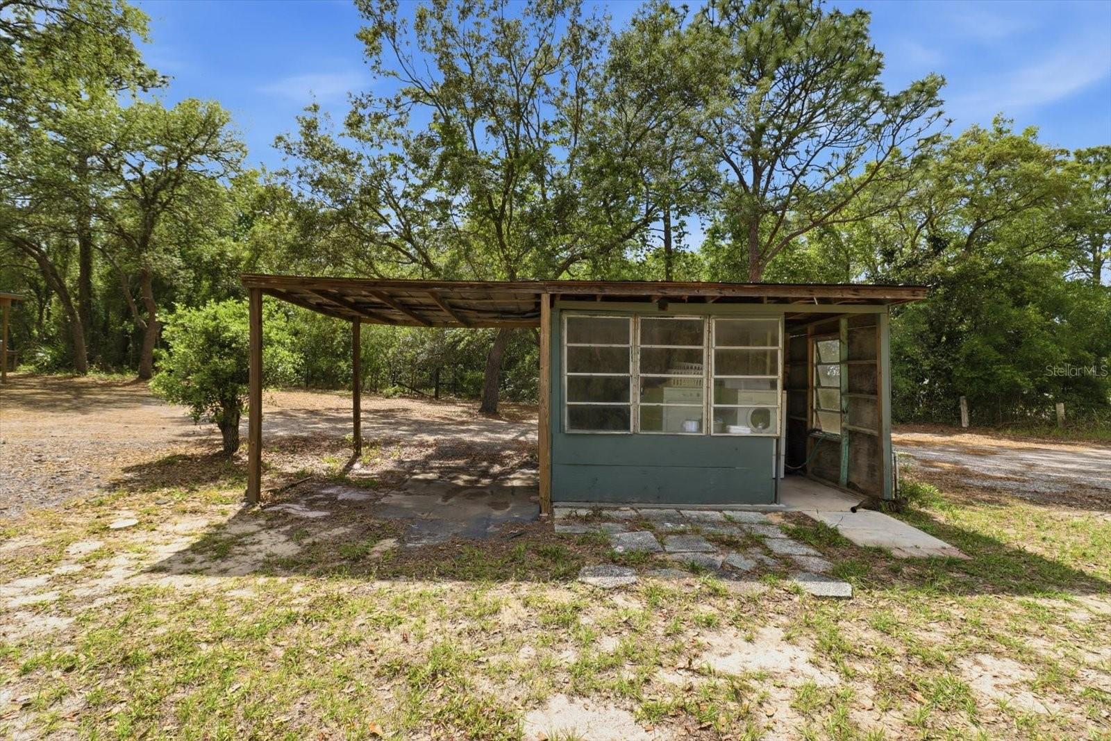 LEISURE RETREATS - Residential