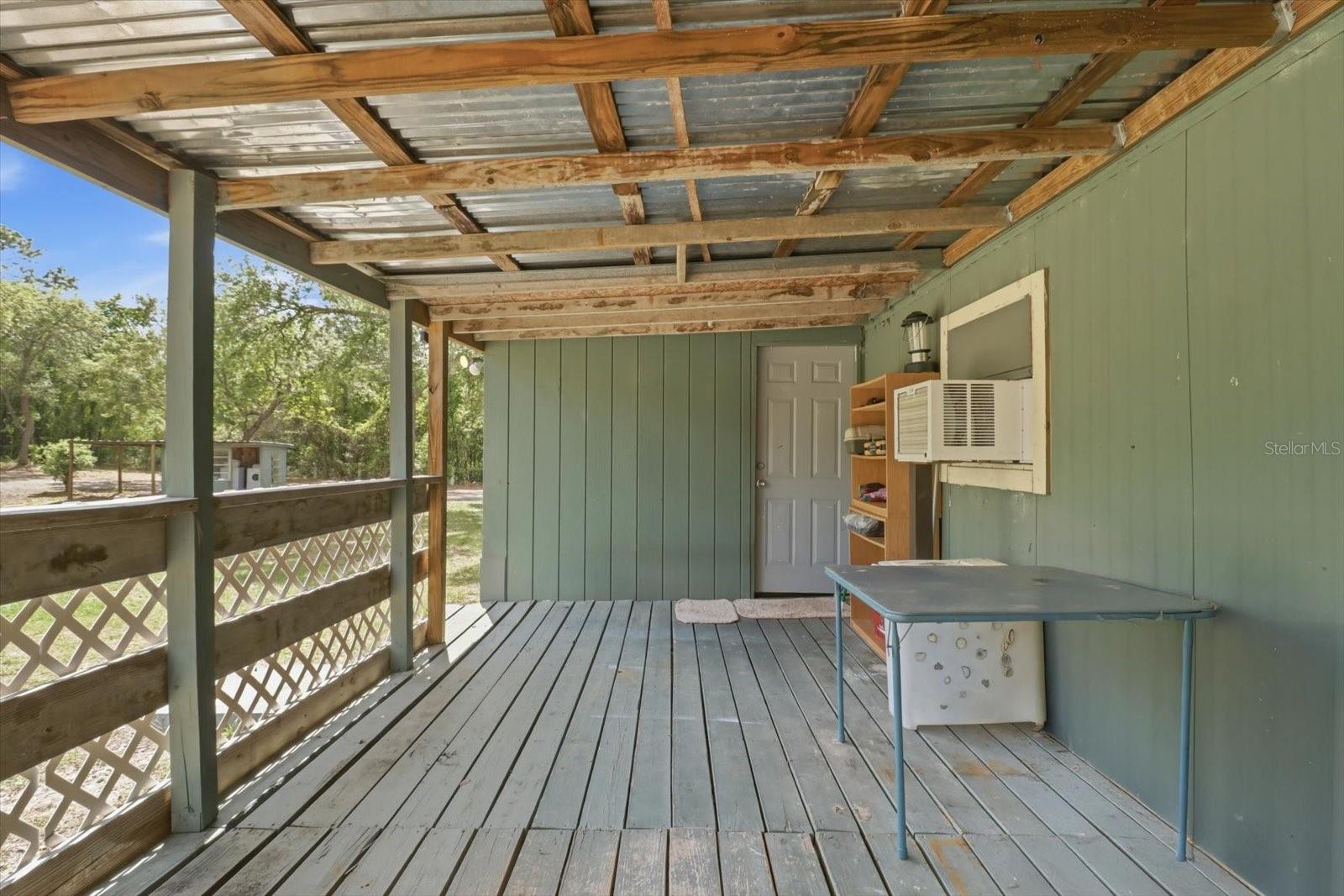 LEISURE RETREATS - Residential