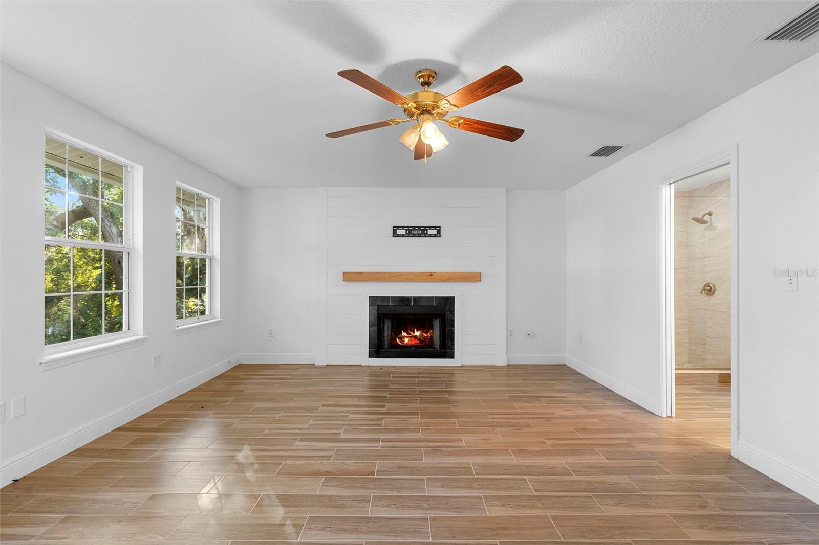 RUNNYMEDE NORTH HALF TOWN OF - Residential