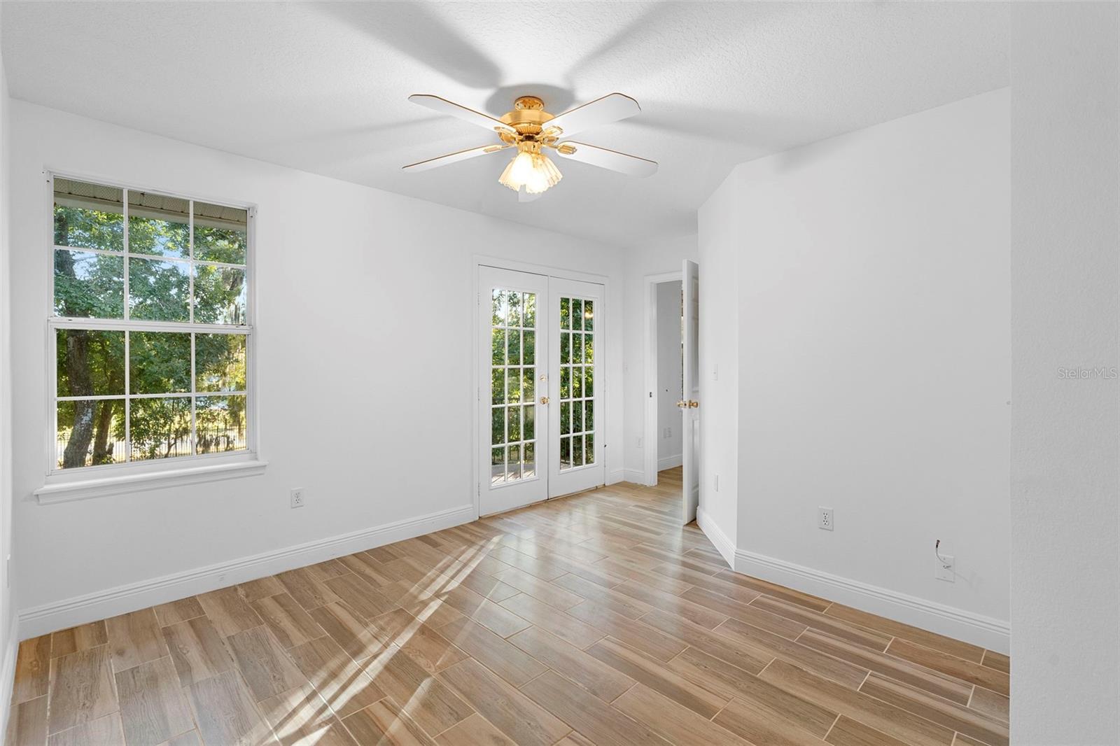 RUNNYMEDE NORTH HALF TOWN OF - Residential