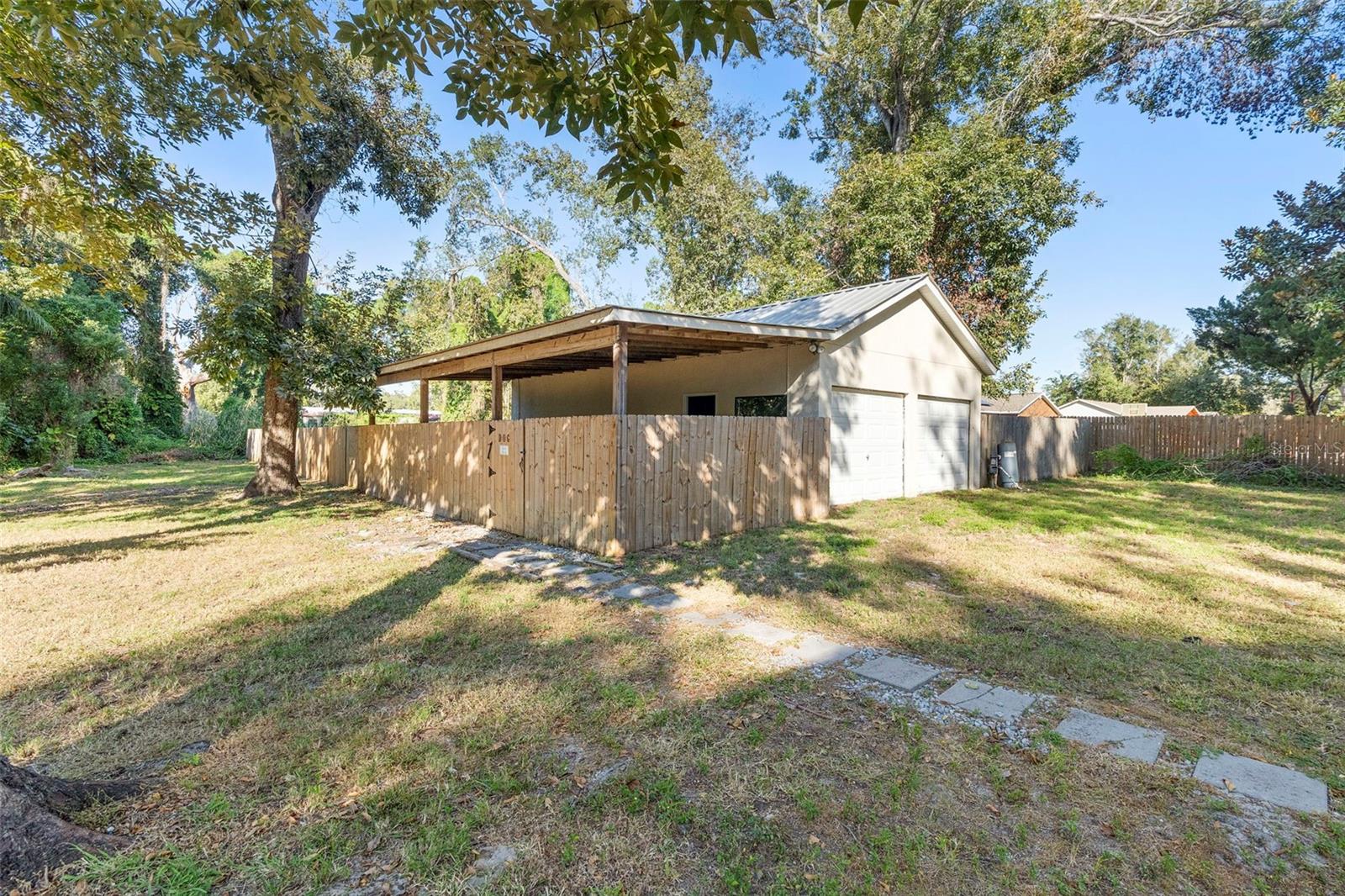 RUNNYMEDE NORTH HALF TOWN OF - Residential