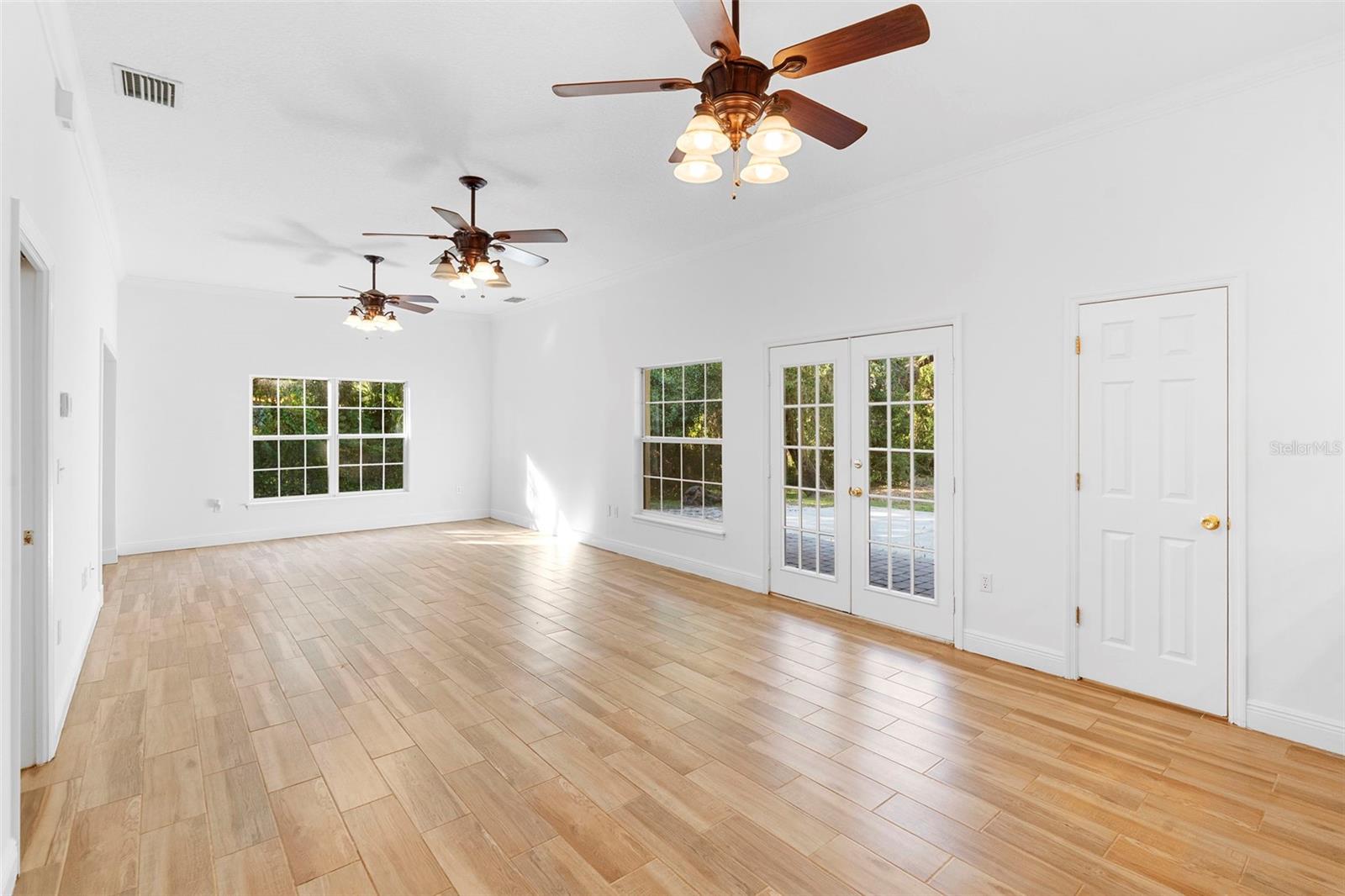 RUNNYMEDE NORTH HALF TOWN OF - Residential