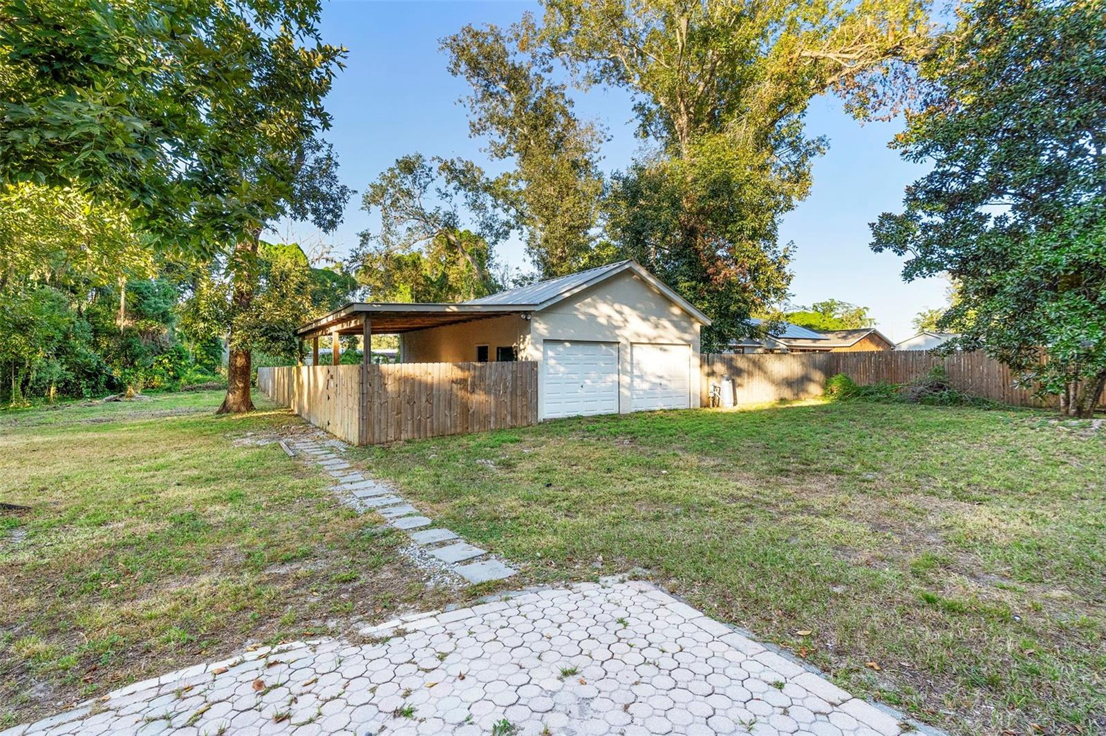 RUNNYMEDE NORTH HALF TOWN OF - Residential