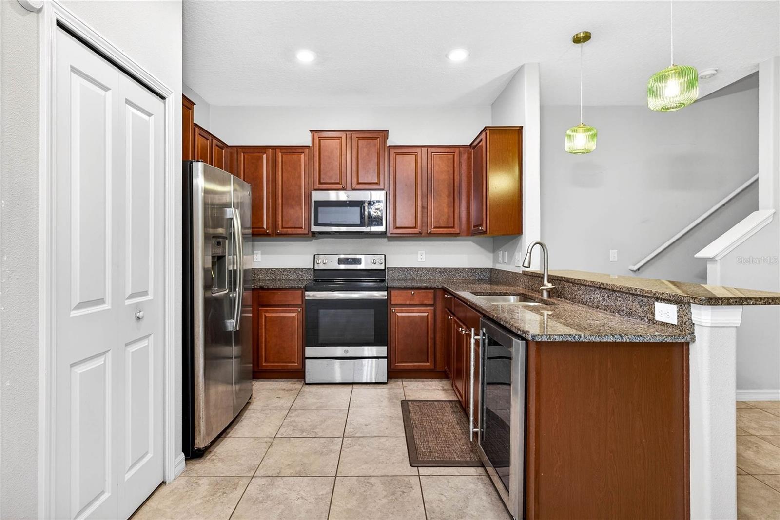 9754 PEMBROOKE PINES, SUN CITY CENTER, FL, 33573 3 9754 PEMBROOKE PINES
