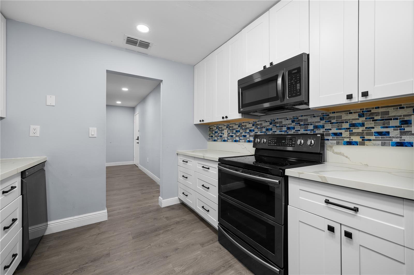 BIVENS LAKE ESTATE S - Residential