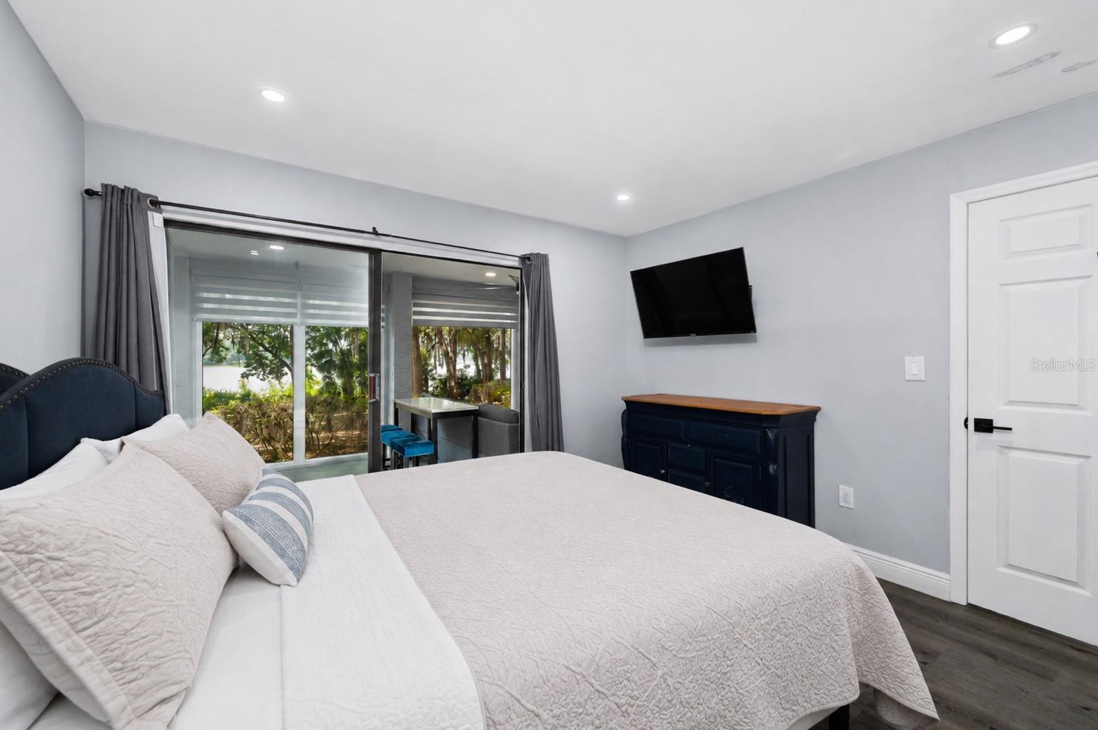 BIVENS LAKE ESTATE S - Residential