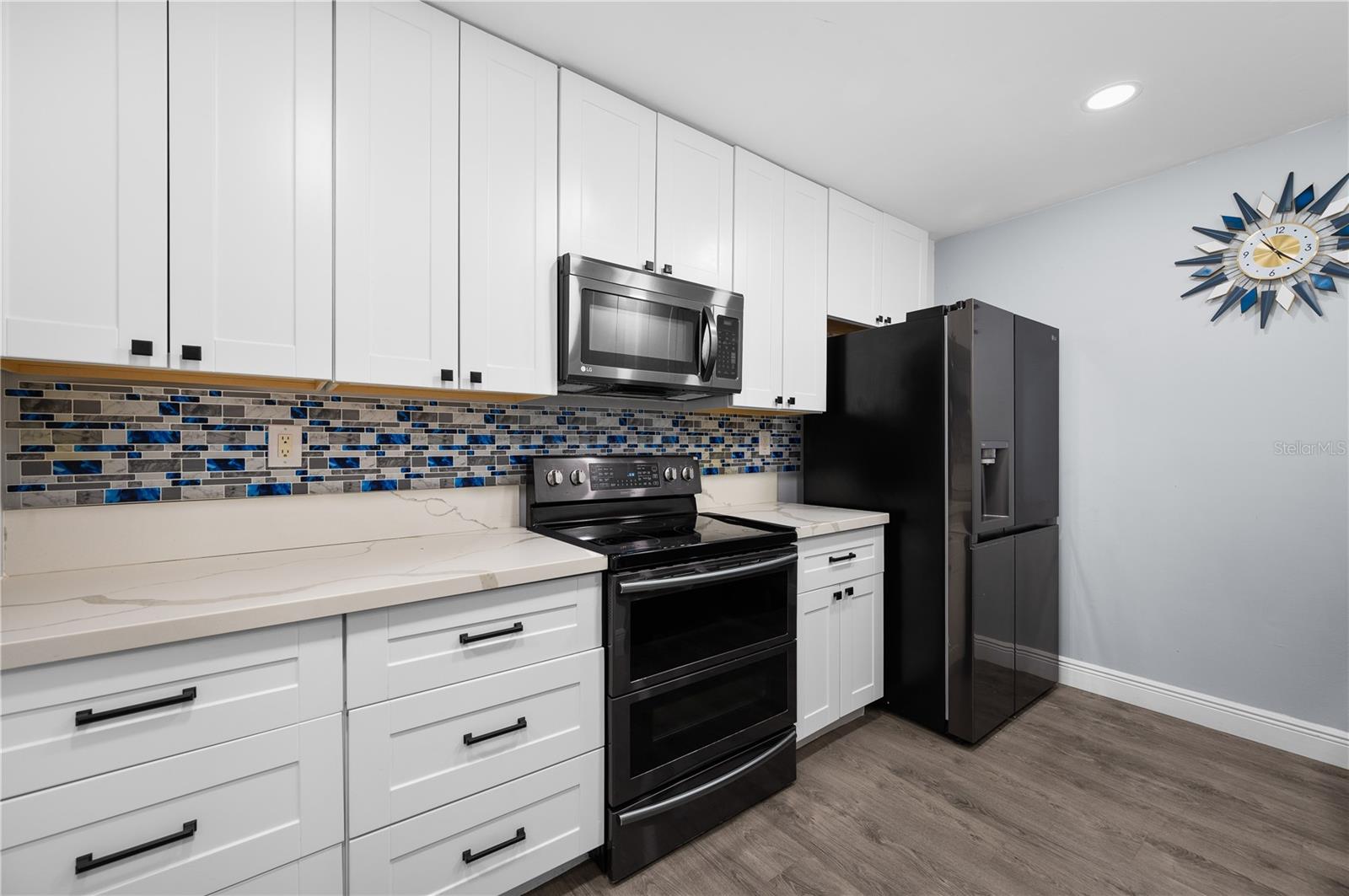 BIVENS LAKE ESTATE S - Residential