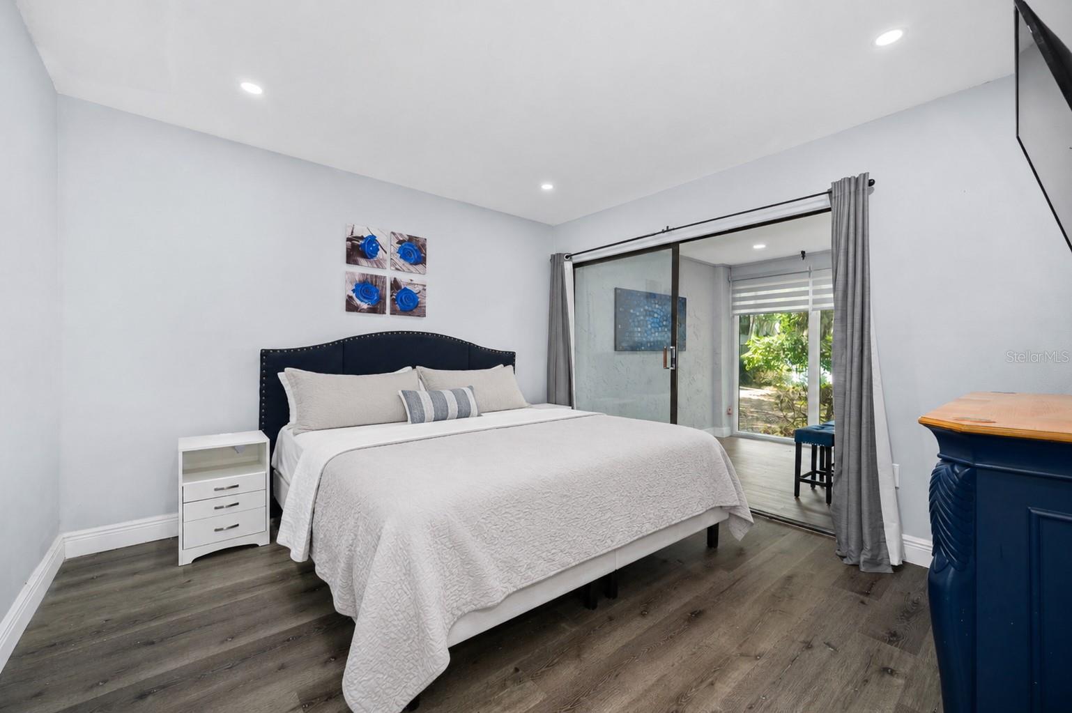 BIVENS LAKE ESTATE S - Residential