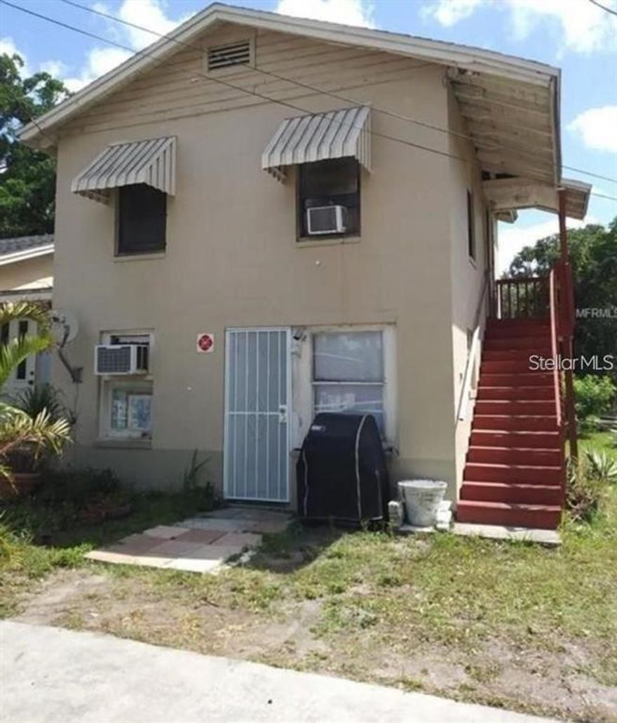 Unit B has one bedroom and one bathroom. The kitchen opens to the living area. The property includes yard space. Location provides access to major roads in Orlando. This space offers 700 square feet of livable area, designed with comfort and convenience in mind.