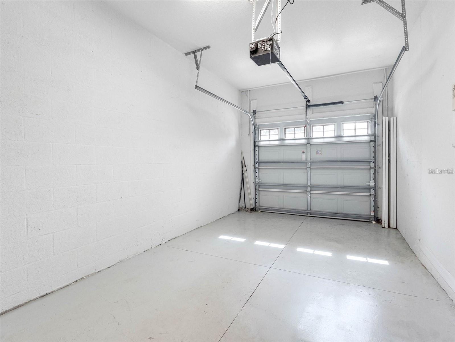 AVELAR CREEK SOUTH - Residential Lease