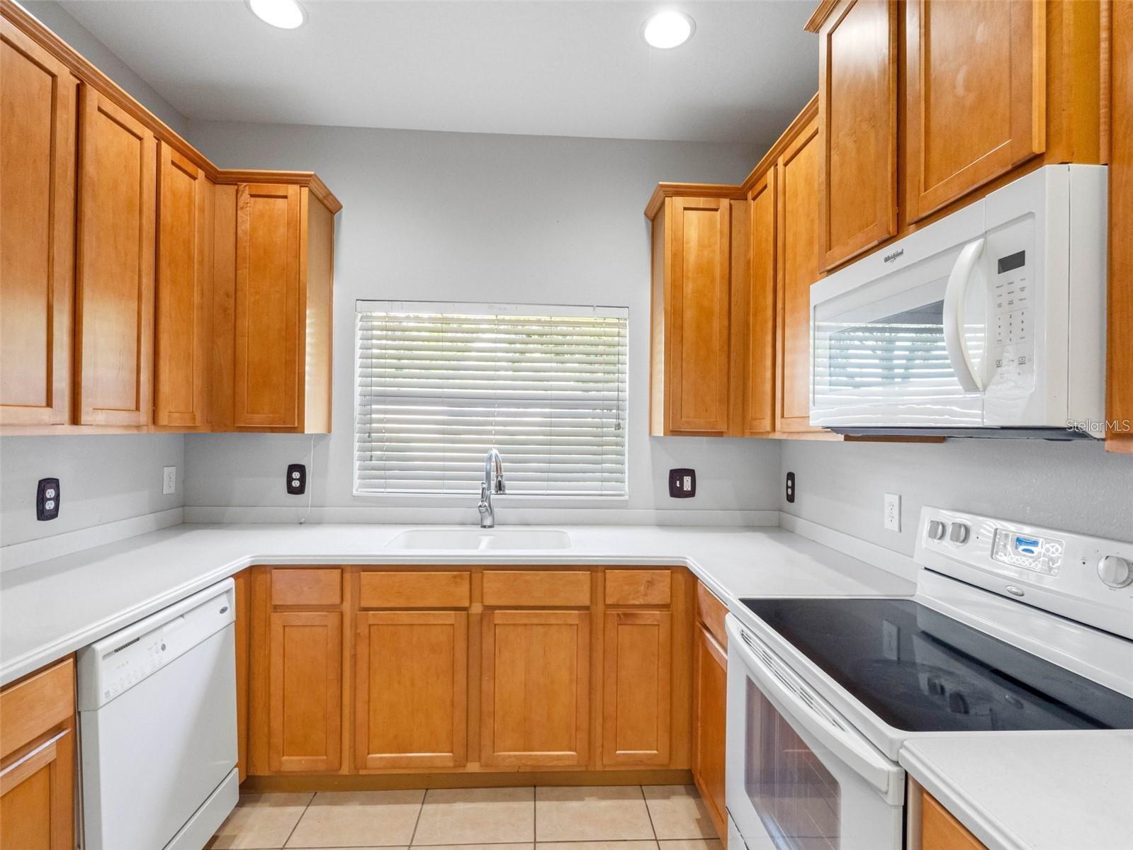 AVELAR CREEK SOUTH - Residential Lease