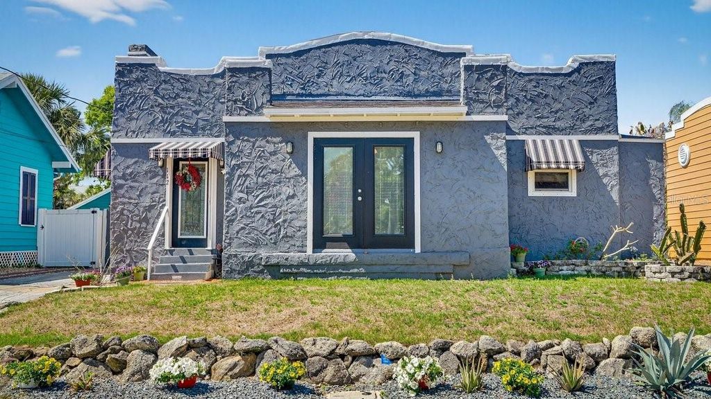 Photo of 112 S Oleander Avenue, Daytona Beach, FL 32118 (MLS # V4948135)