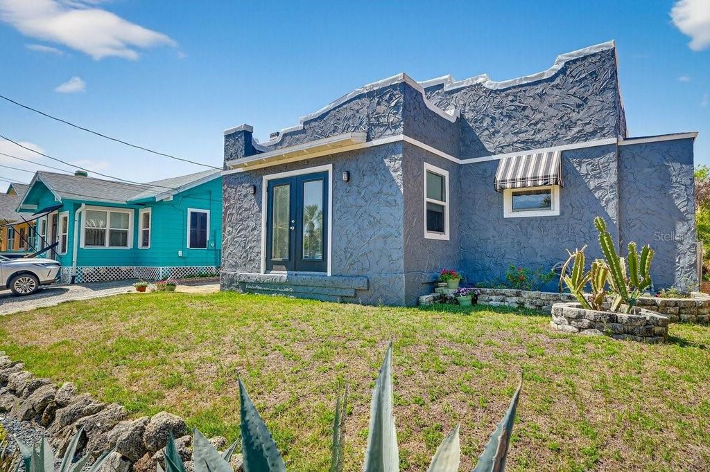 Photo of 112 S Oleander Avenue, Daytona Beach, FL 32118 (MLS # V4948135)