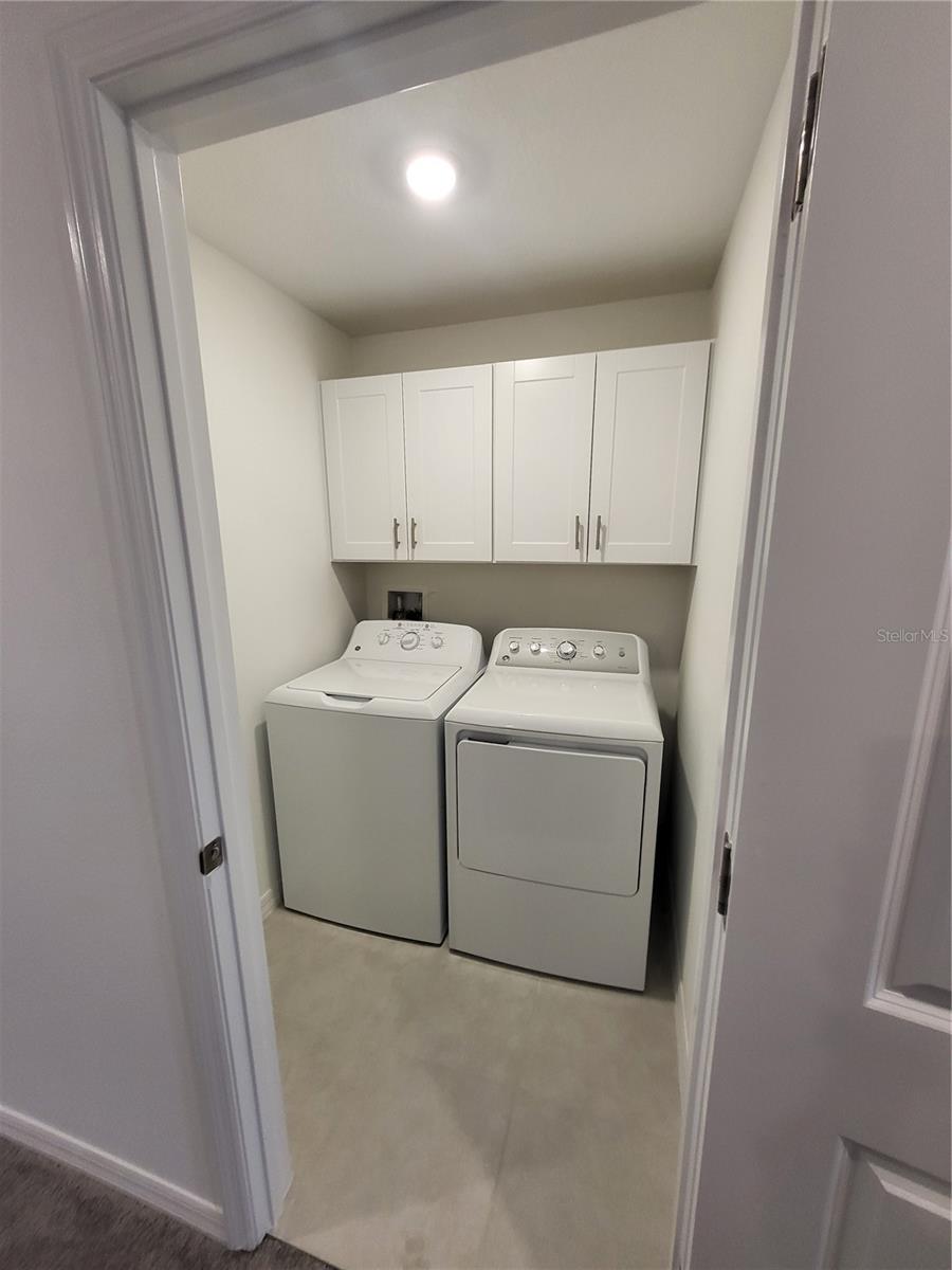 ABBOTT SQUARE PH 2 - Residential Lease