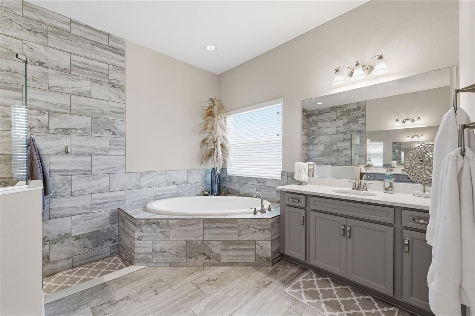 LAKESHORE RANCH PH I - Residential