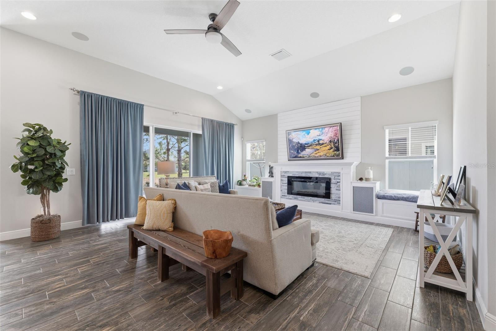 LAKESHORE RANCH PH I - Residential