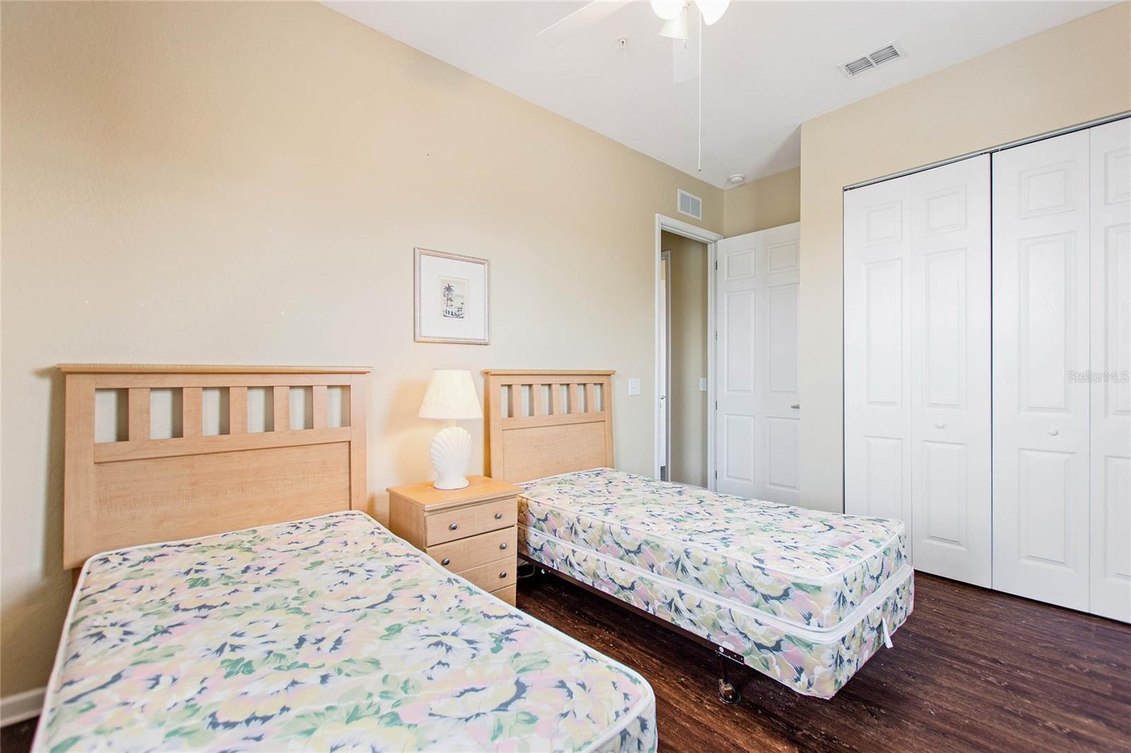 TERRACE RIDGE AT TOWN CENTER EAST CONDO - Residential Lease