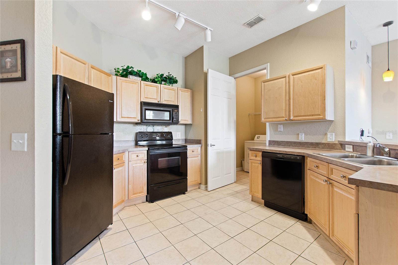 TERRACE RIDGE AT TOWN CENTER EAST CONDO - Residential Lease