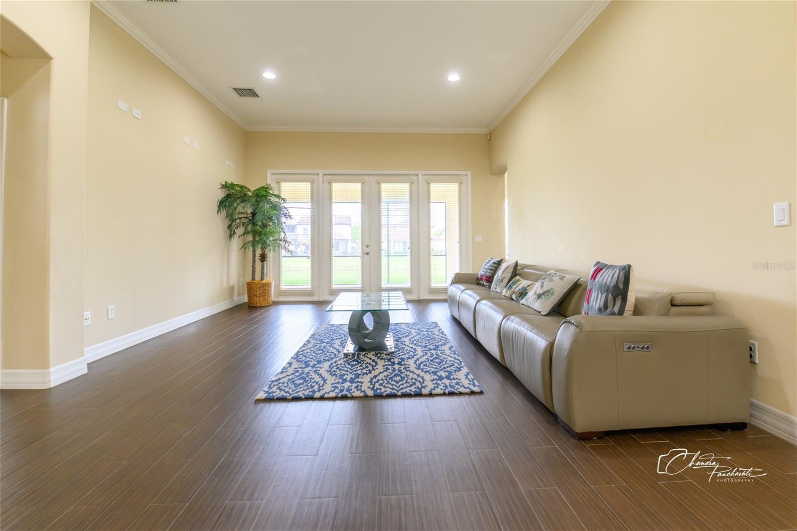 BASSET CREEK ESTATES - Residential Lease