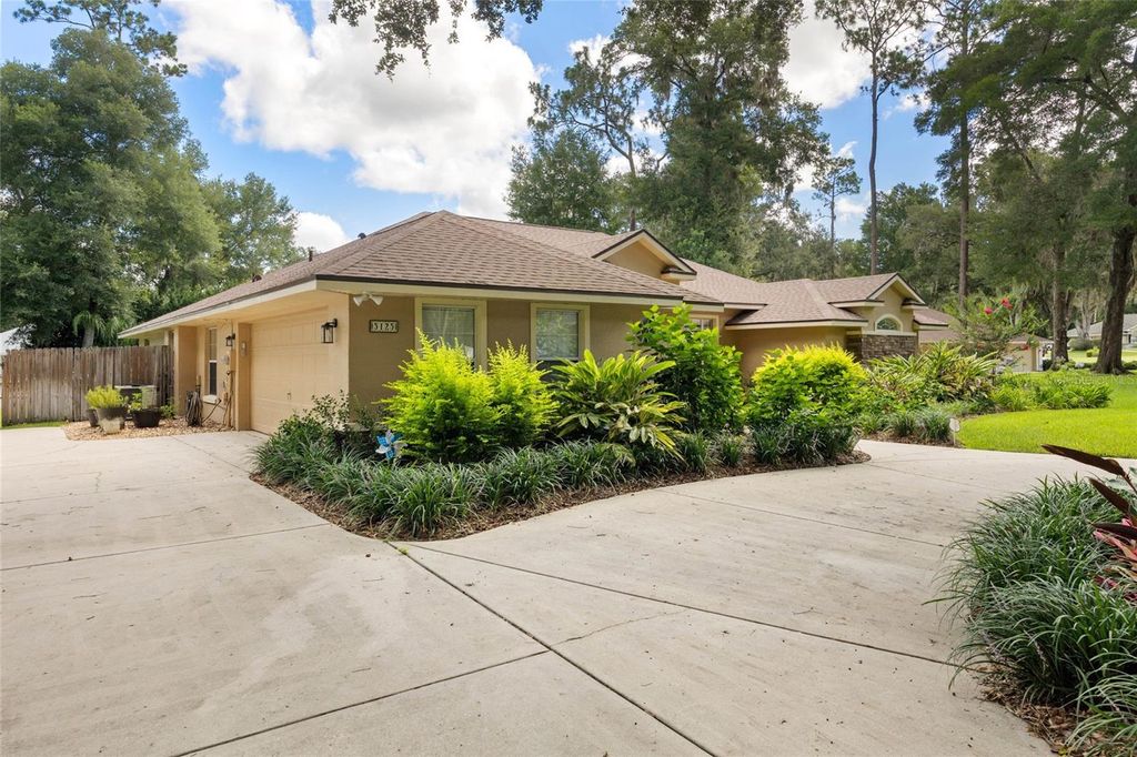Photo of 5125 SE 47th Court Road, Ocala, FL 34480 (MLS # OM705959)