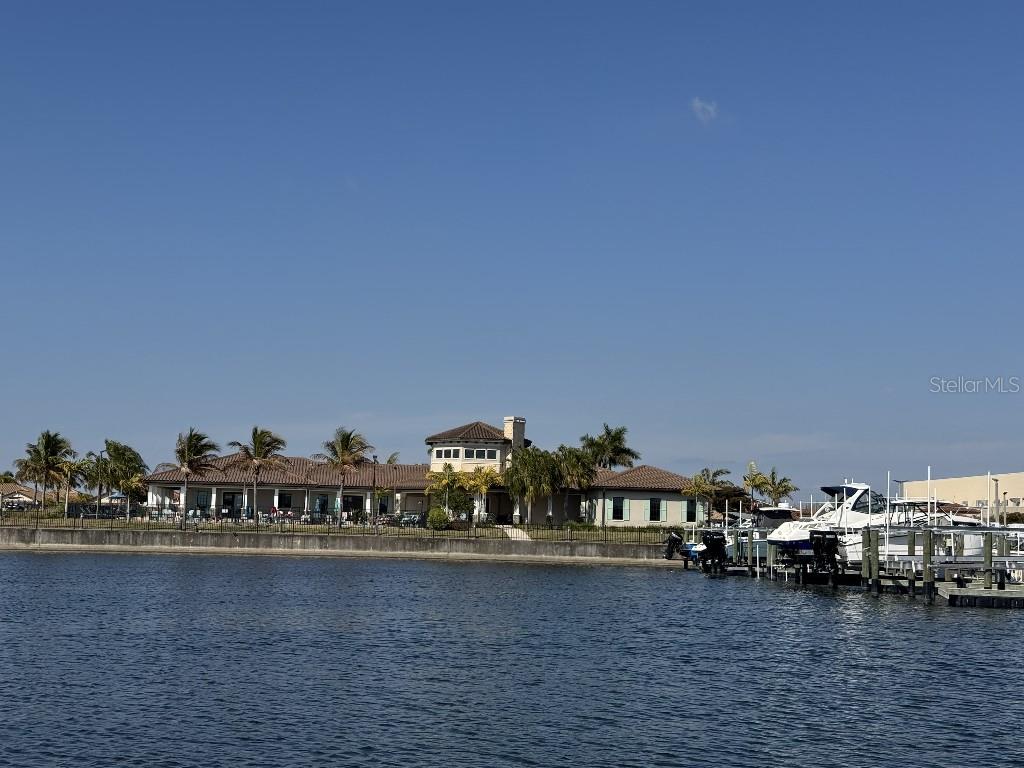 SANCTUARY COVE - Residential