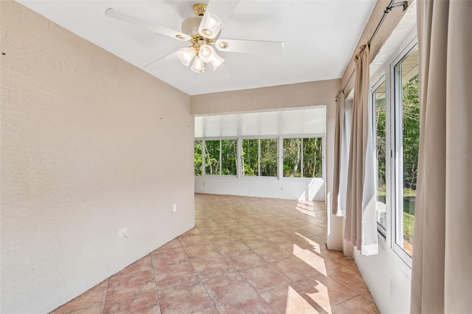 WYNDTREE VILLAGES - Residential