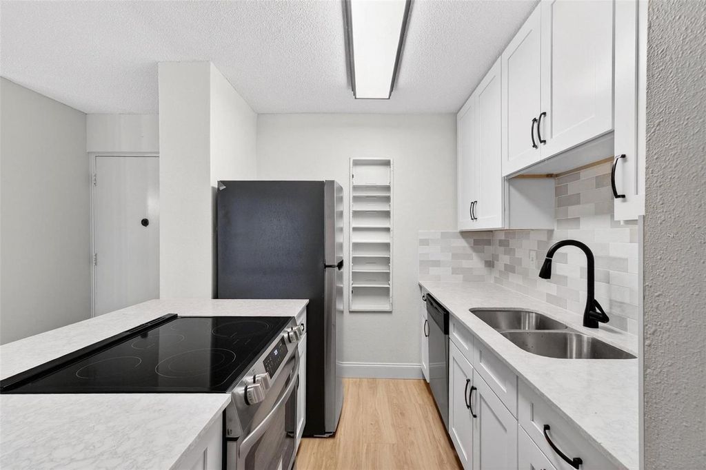 Photo of 2302 S Manhattan Avenue #317, Tampa, FL 33629 (MLS # TB8467305)