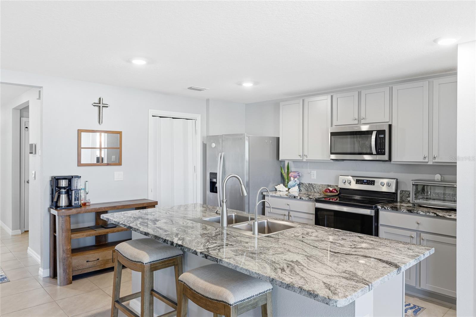 SILVERSTONE NORTH PH IC & ID - Residential