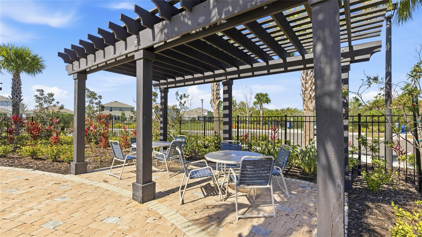 SILVERSTONE NORTH PH IC & ID - Residential