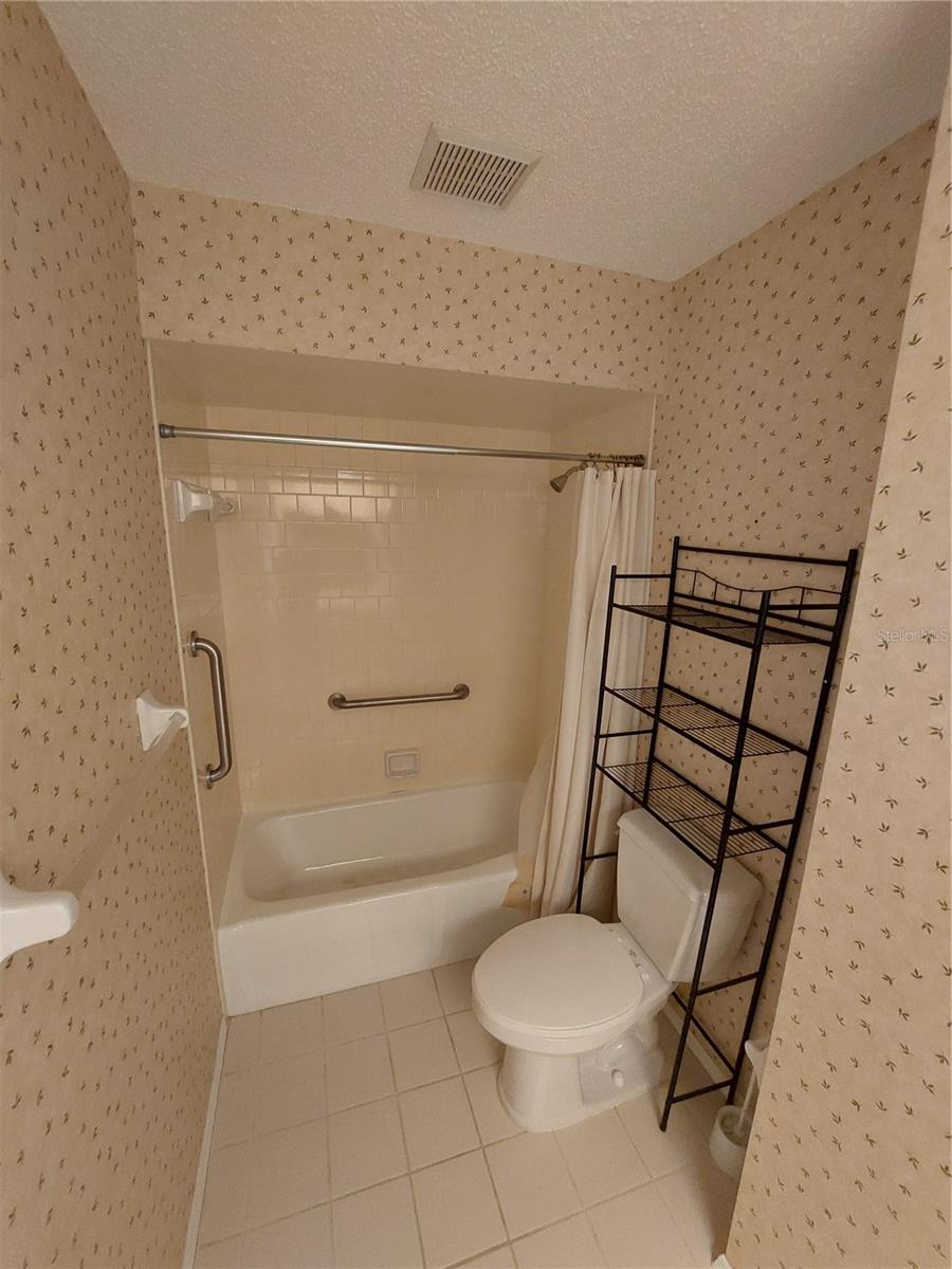 GULF VIEW ESTATES - Residential Lease