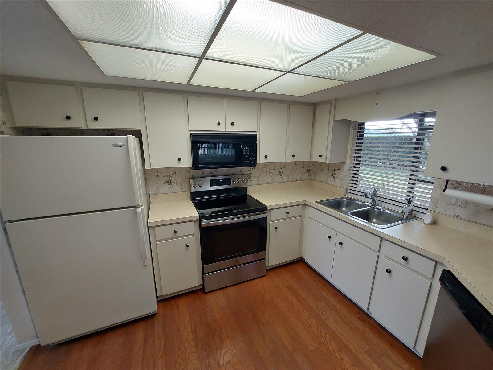 GULF VIEW ESTATES - Residential Lease