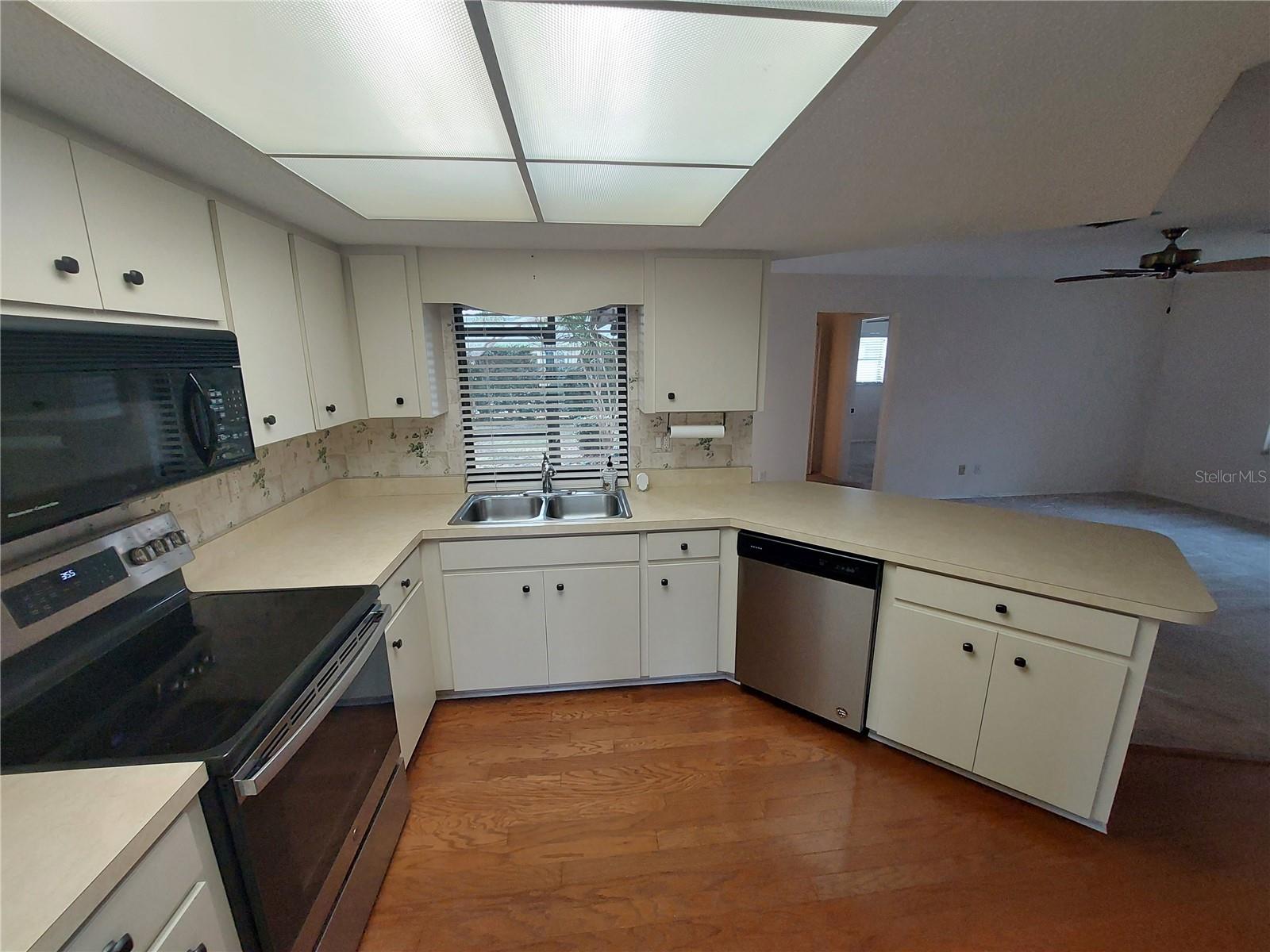 GULF VIEW ESTATES - Residential Lease