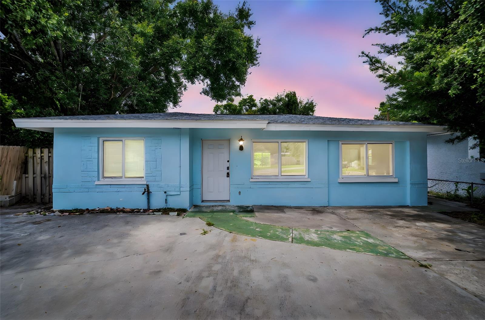UPDATED. SPACIOUS. PERFECTLY LOCATED. Welcome to this beautifully renovated Clearwater home that combines modern upgrades, thoughtful design, and a location that puts the best of Florida living right at your doorstep! With a 2024 roof, 2022 water heater, and 2021 HVAC, doors, and windows, all the big-ticket items have already been taken care of—making this property truly move-in ready.
From the moment you arrive, you’ll appreciate the home’s inviting curb appeal and generous lot. Step inside to a bright and welcoming family room that serves as the perfect entry point and gathering space. The desirable split floor plan maximizes privacy, with the primary bedroom and en-suite tucked away on the south side of the home, offering a quiet retreat.
In the heart of the home, you’ll find the kitchen, dining area, and living room seamlessly connected—ideal for entertaining or simply enjoying day-to-day life. The kitchen is a chef’s dream, boasting quartz countertops, crisp shaker-style cabinets, and modern fixtures that blend style with functionality. The neutral palette and quality finishes create a timeless aesthetic you’ll love for years to come.
On the north side of the home, two additional spacious guest bedrooms share a well-appointed bathroom, providing plenty of space for family, guests, or even a home office. Large windows throughout bring in an abundance of natural light, highlighting the home’s open feel and fresh, modern vibe.
One of the standout features of this property is the large backyard—a blank canvas ready for your personal touch. Whether you envision a garden, a play area, or a future pool, there’s room to make it your own.
And then there’s the location—truly unbeatable:
Just north of Sunset Point Rd on N Betty Ln
½ mile to the scenic Pinellas Trail for biking, jogging, and walking
1 mile to Downtown Dunedin with its vibrant shops, dining, and events
1 mile to Edgewater Drive Park with stunning waterfront views
5 miles to Clearwater Beach, consistently ranked among America’s best beaches
7 miles to Honeymoon Island State Park and Caladesi Island Ferry for pristine, natural beaches
Every inch of this home reflects pride of ownership and thoughtful upgrades, from the durable flooring and updated lighting to the quality finishes in both bathrooms. With no major projects needed, you can move right in and start enjoying the Florida lifestyle you’ve been dreaming of.
Whether you’re looking for your forever home, a seasonal escape, or a great investment in a highly desirable area, 1936 N Betty Ln delivers on all fronts—style, space, updates, and location.
? Don’t miss this opportunity—schedule your private showing today and discover why this home is the perfect fit for your next chapter!