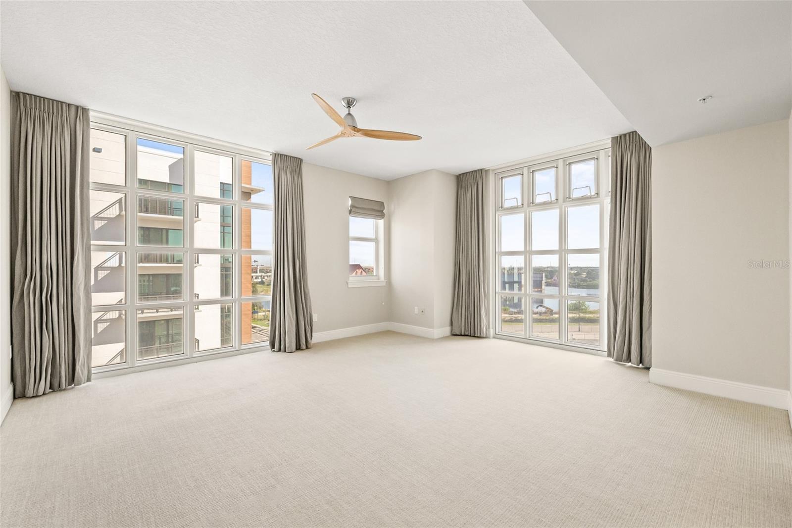 VENTANA A CONDO - Residential Lease