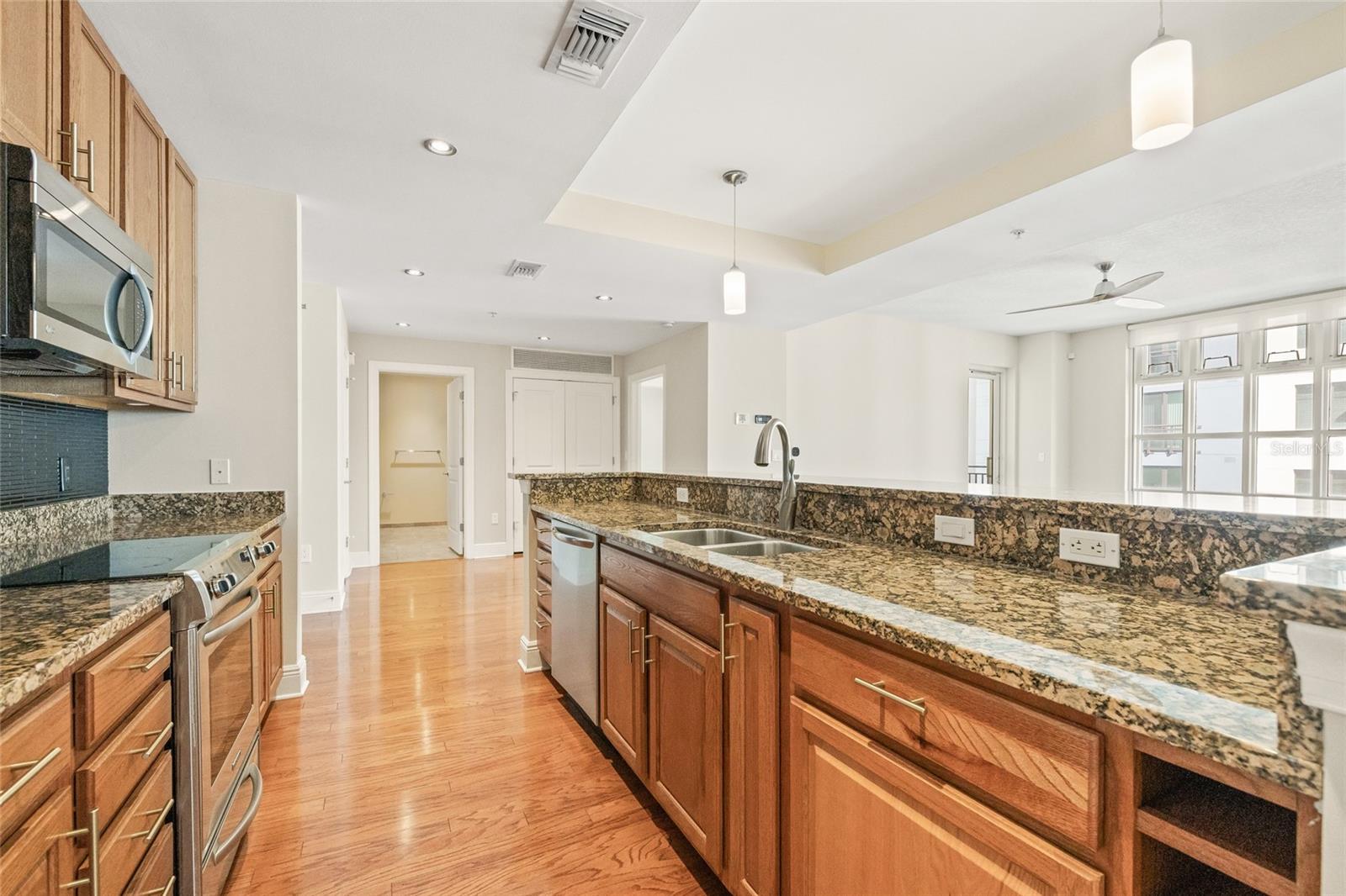 VENTANA A CONDO - Residential Lease