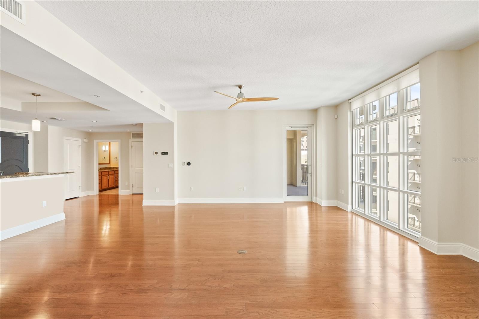 VENTANA A CONDO - Residential Lease