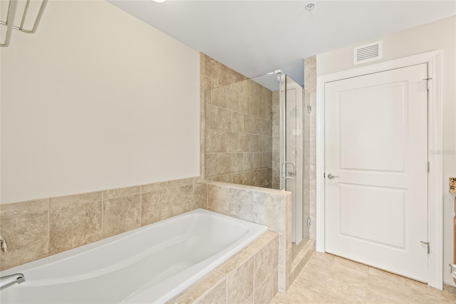 VENTANA A CONDO - Residential Lease