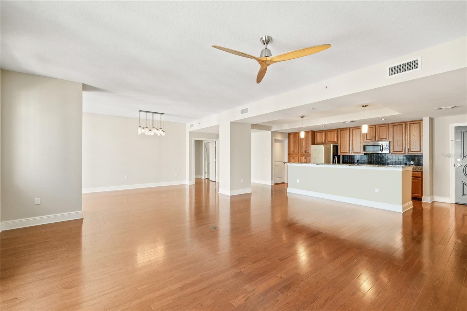 VENTANA A CONDO - Residential Lease