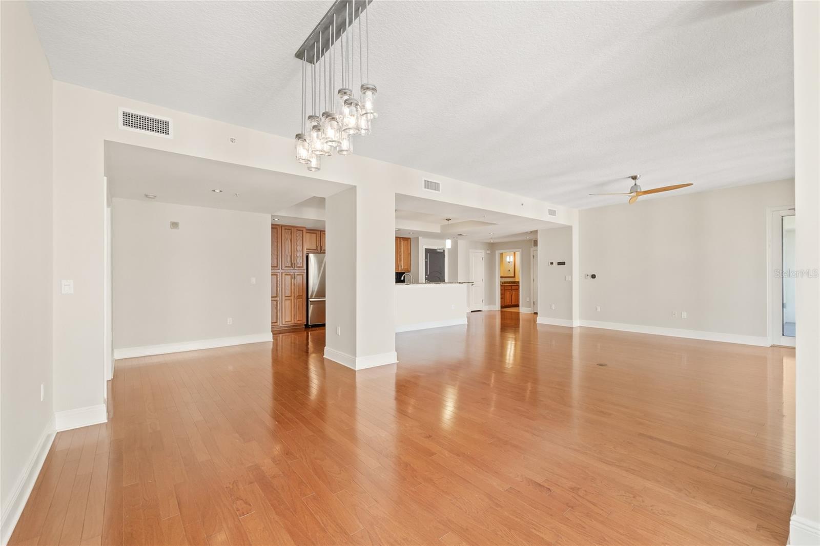 VENTANA A CONDO - Residential Lease