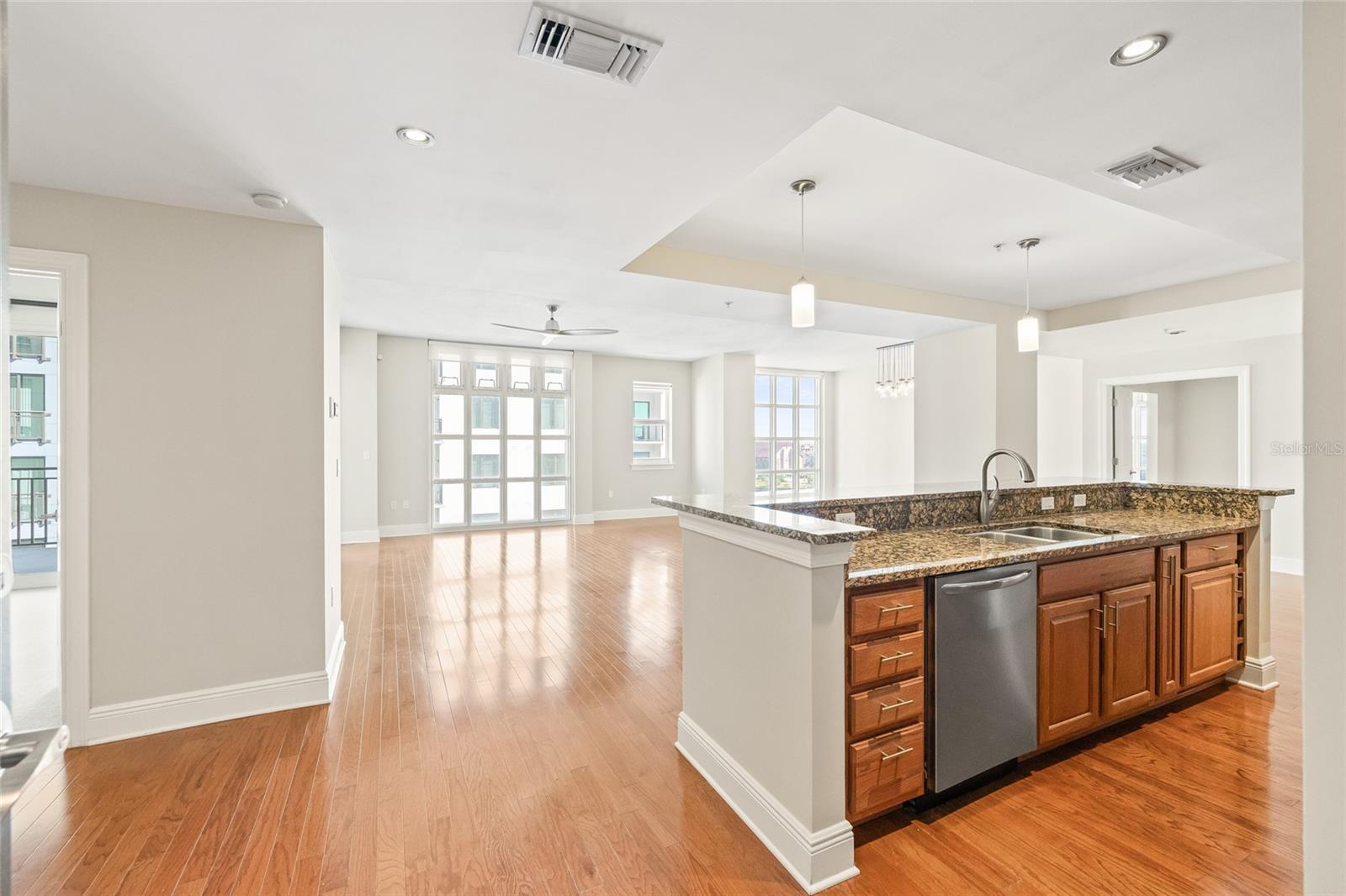 VENTANA A CONDO - Residential Lease