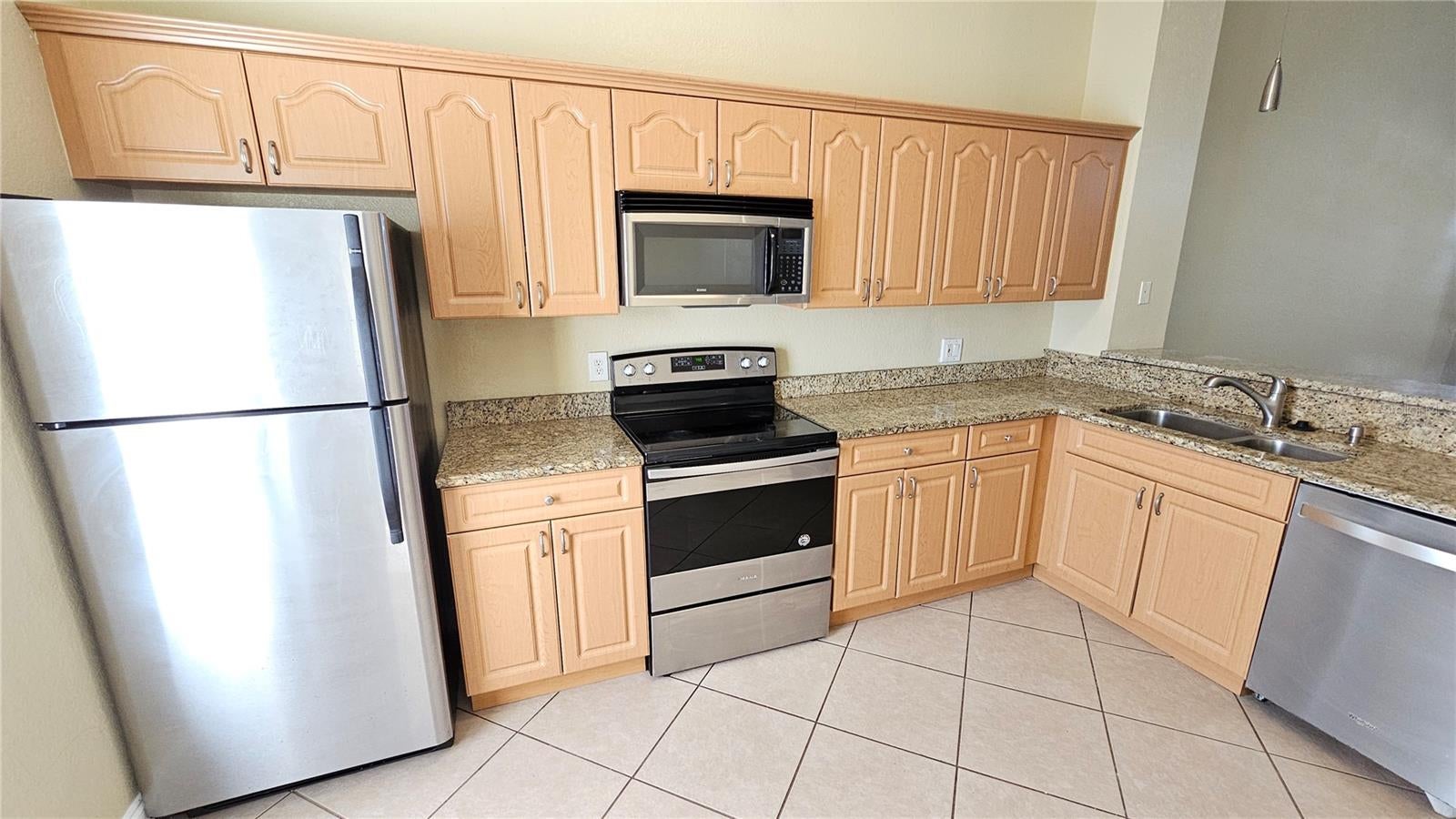 3651 N GOLDENROD ROAD C205