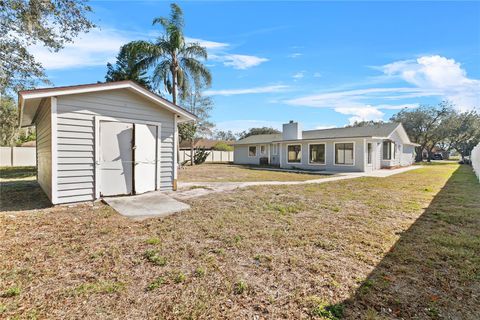 A home in LAKE WALES